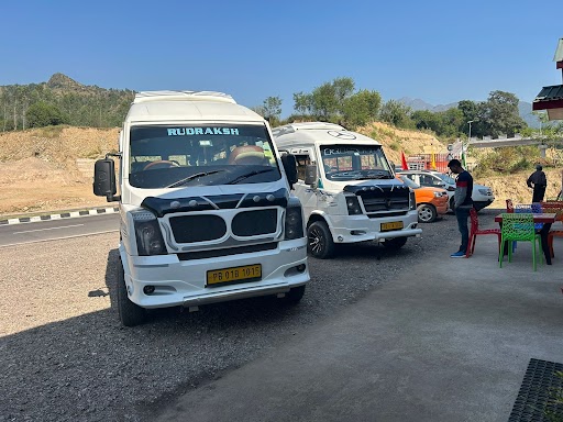 12 Seater Tempo Traveller